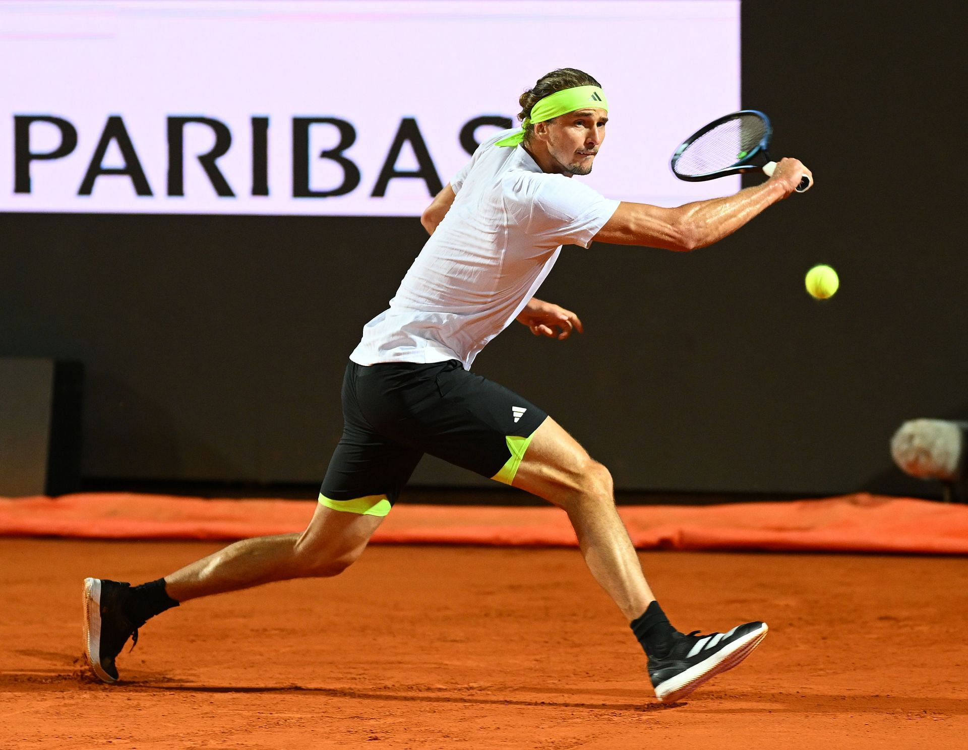 Alexander Zverev tracks down a ball at the Italian Open 2025 | Image Source: Getty